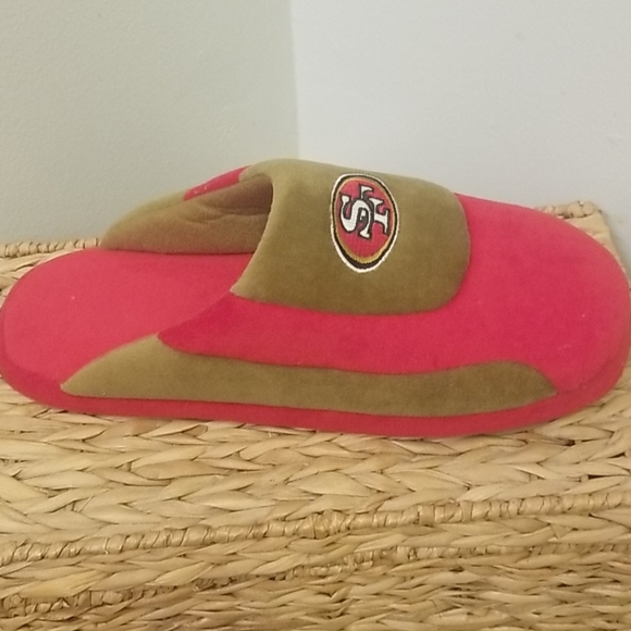 San Francisco 49ers Slippers - Picture 2 of 4